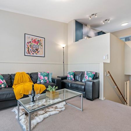 2-Bedroom Apartment With Lake & Mountain View - Beechwood Queenstown Exterior photo