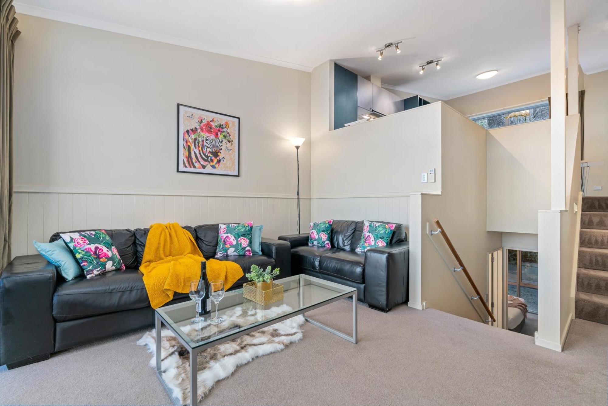 2-Bedroom Apartment With Lake & Mountain View - Beechwood Queenstown Exterior photo