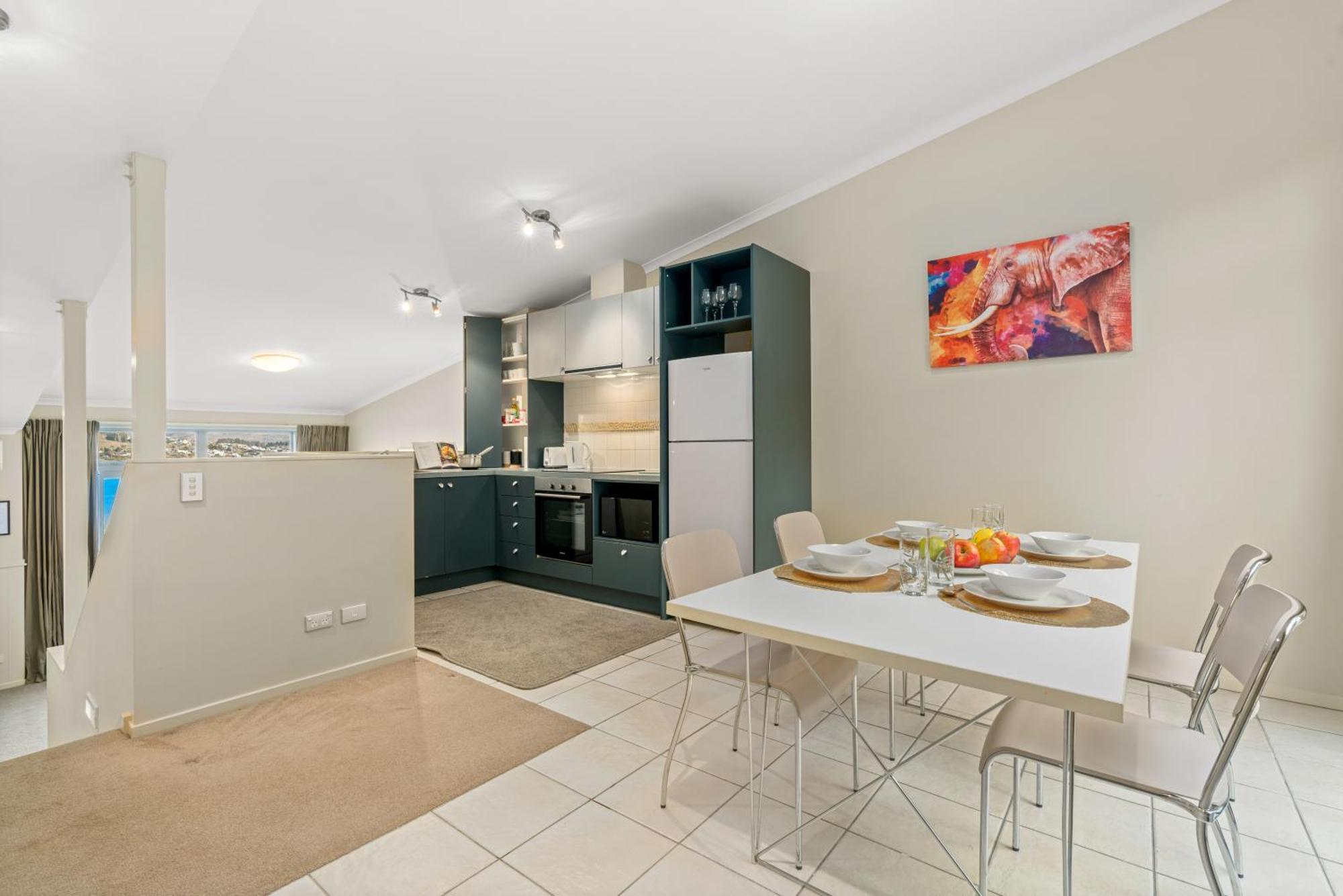 2-Bedroom Apartment With Lake & Mountain View - Beechwood Queenstown Exterior photo