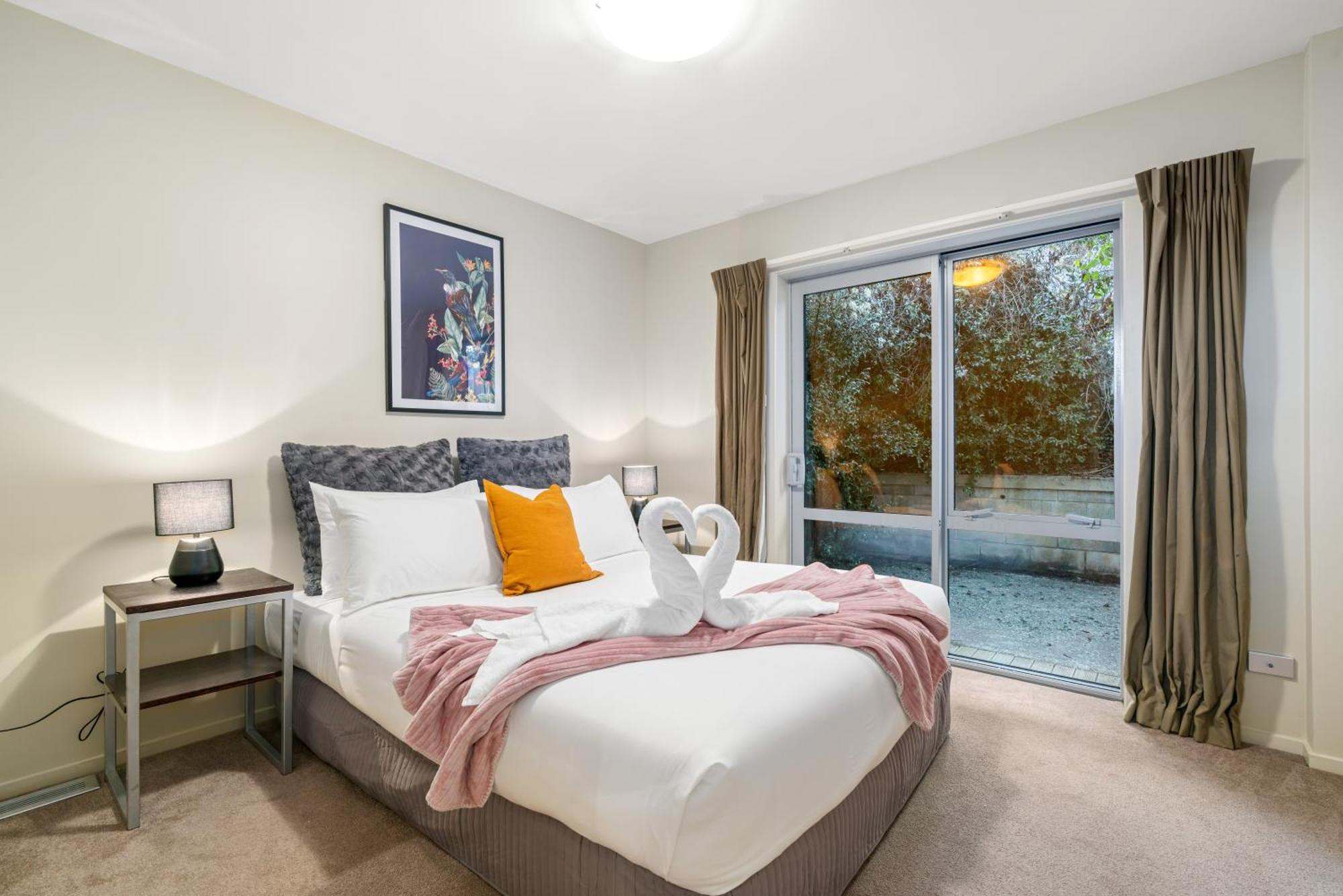 2-Bedroom Apartment With Lake & Mountain View - Beechwood Queenstown Exterior photo